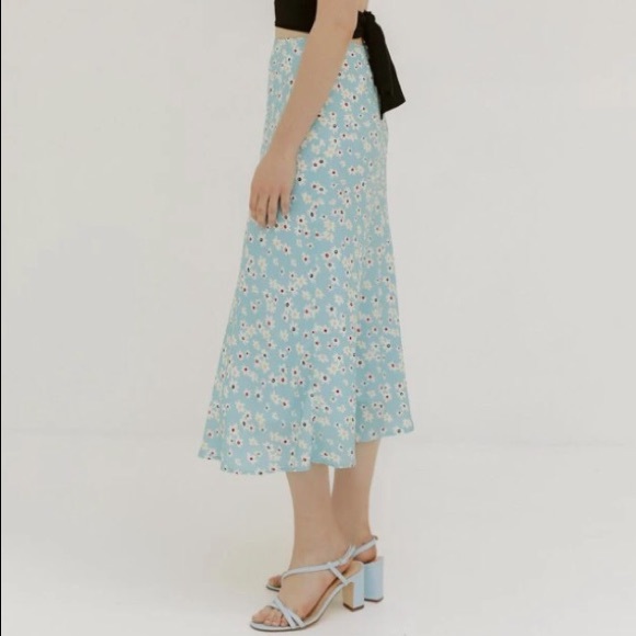 Dresses & Skirts - New Musier Midi Skirt - Like Reformation Bea